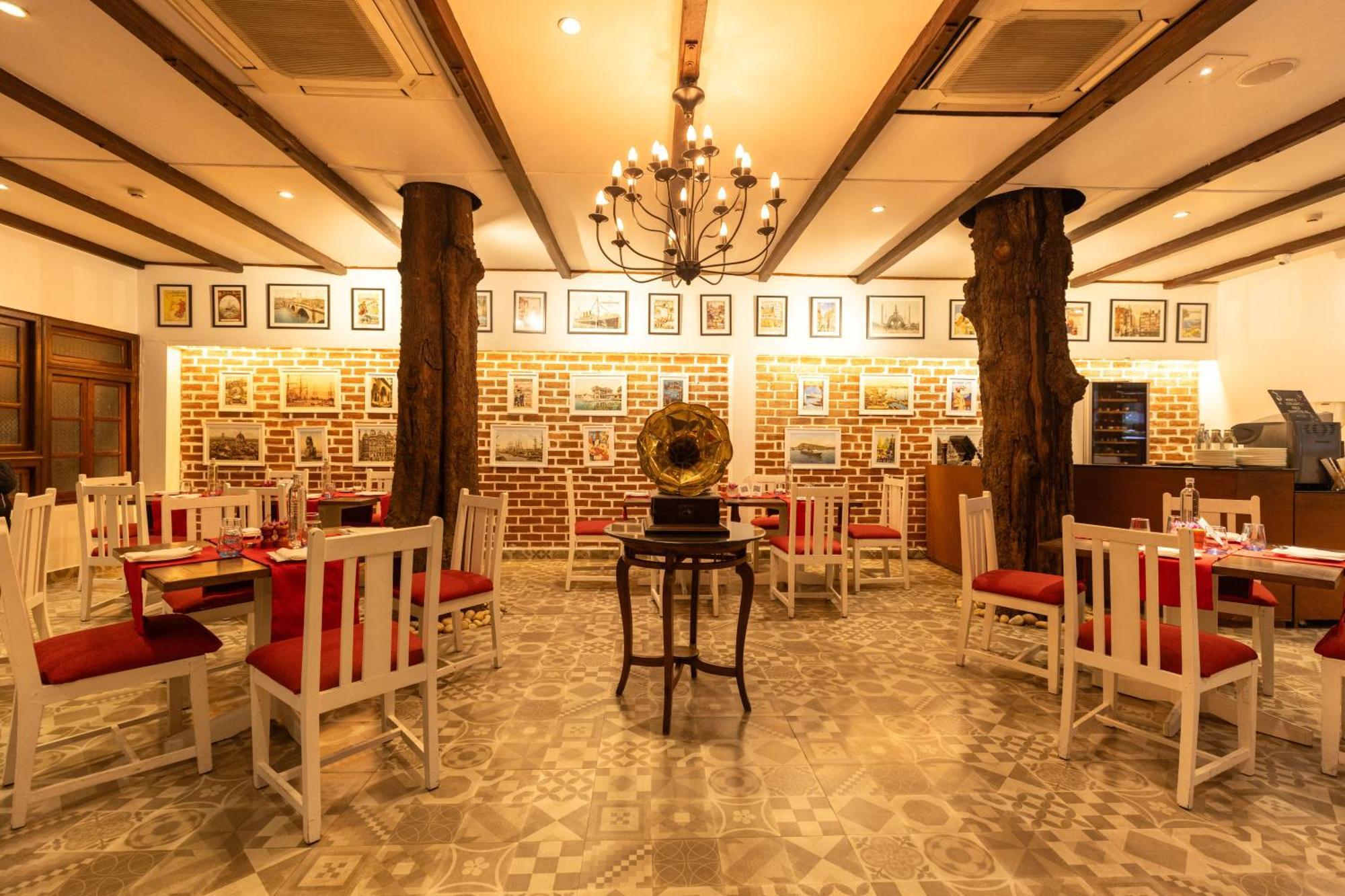 Saraca Hotel Lucknow Zewnętrze zdjęcie