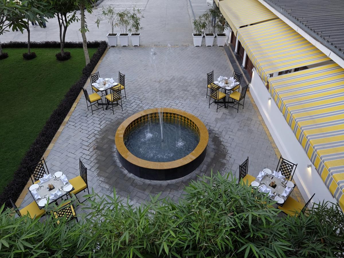 Saraca Hotel Lucknow Zewnętrze zdjęcie