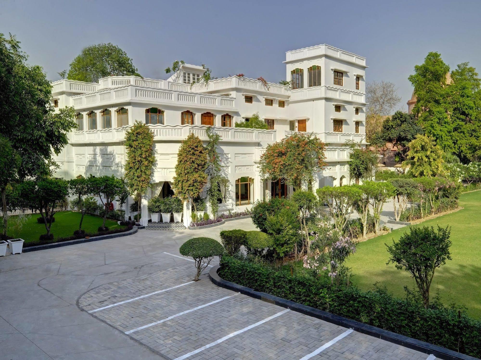 Saraca Hotel Lucknow Zewnętrze zdjęcie