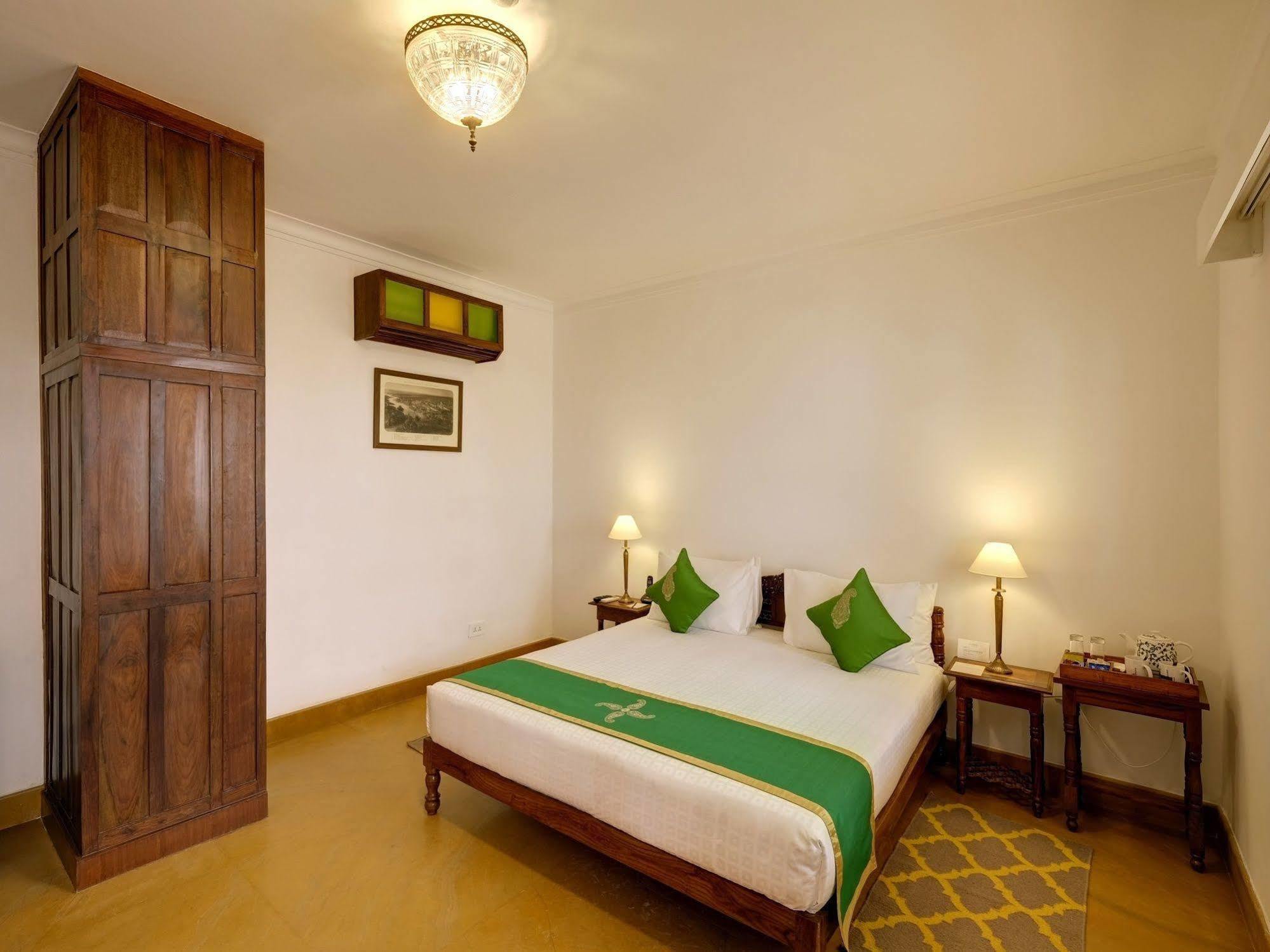 Saraca Hotel Lucknow Zewnętrze zdjęcie
